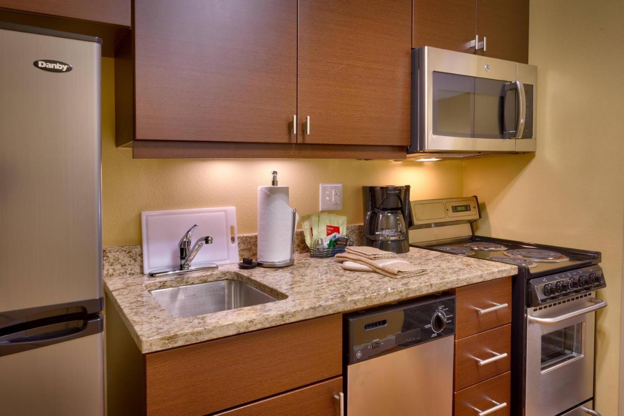 Towneplace Suites By Marriott דיקינסון מראה חיצוני תמונה
