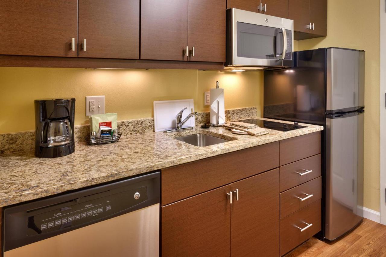 Towneplace Suites By Marriott דיקינסון מראה חיצוני תמונה