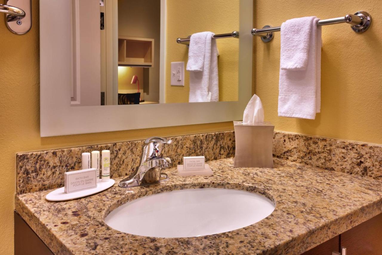 Towneplace Suites By Marriott דיקינסון מראה חיצוני תמונה