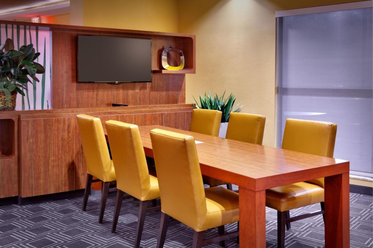 Towneplace Suites By Marriott דיקינסון מראה חיצוני תמונה