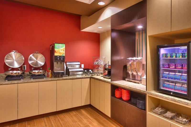 Towneplace Suites By Marriott דיקינסון מראה חיצוני תמונה