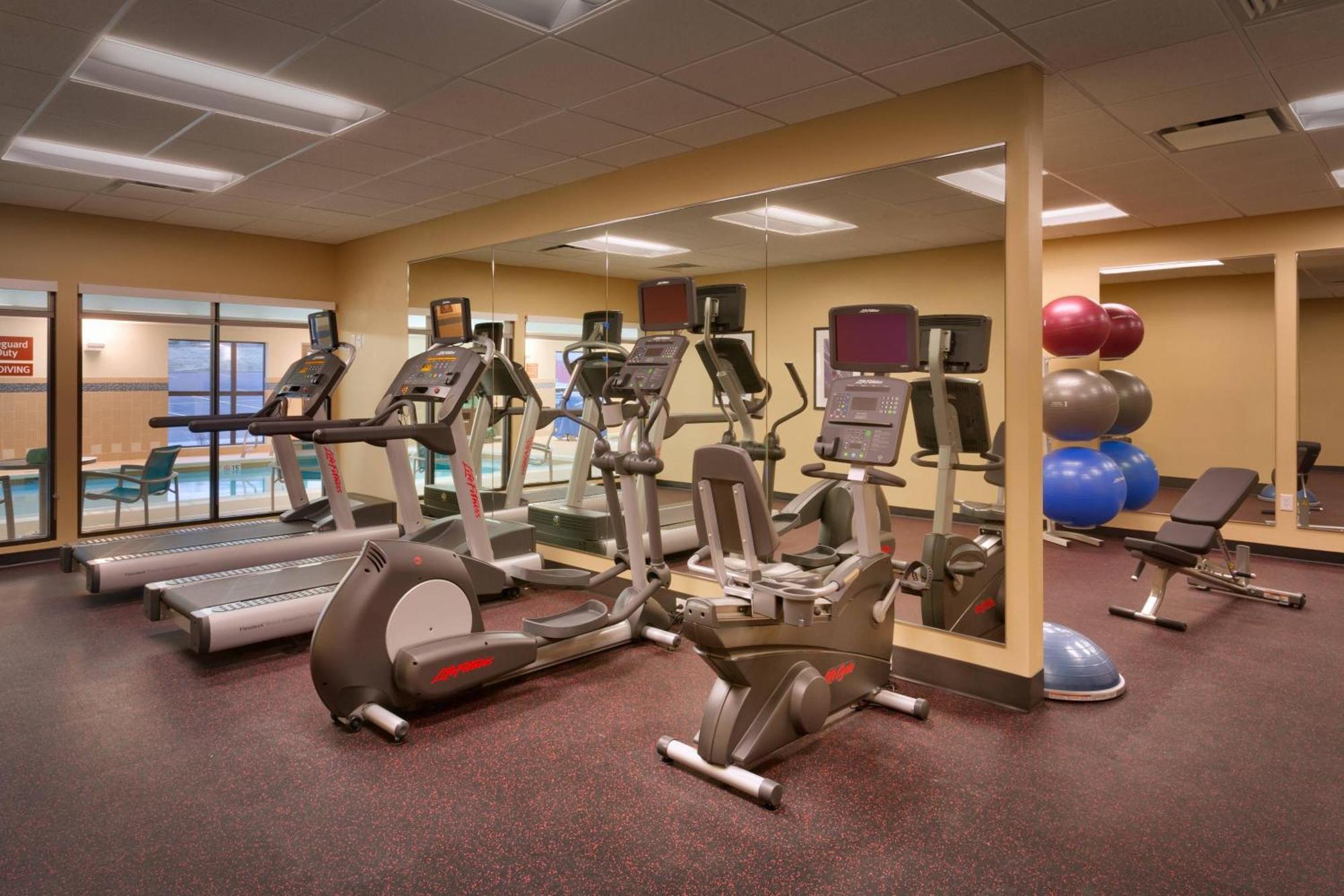 Towneplace Suites By Marriott דיקינסון מראה חיצוני תמונה