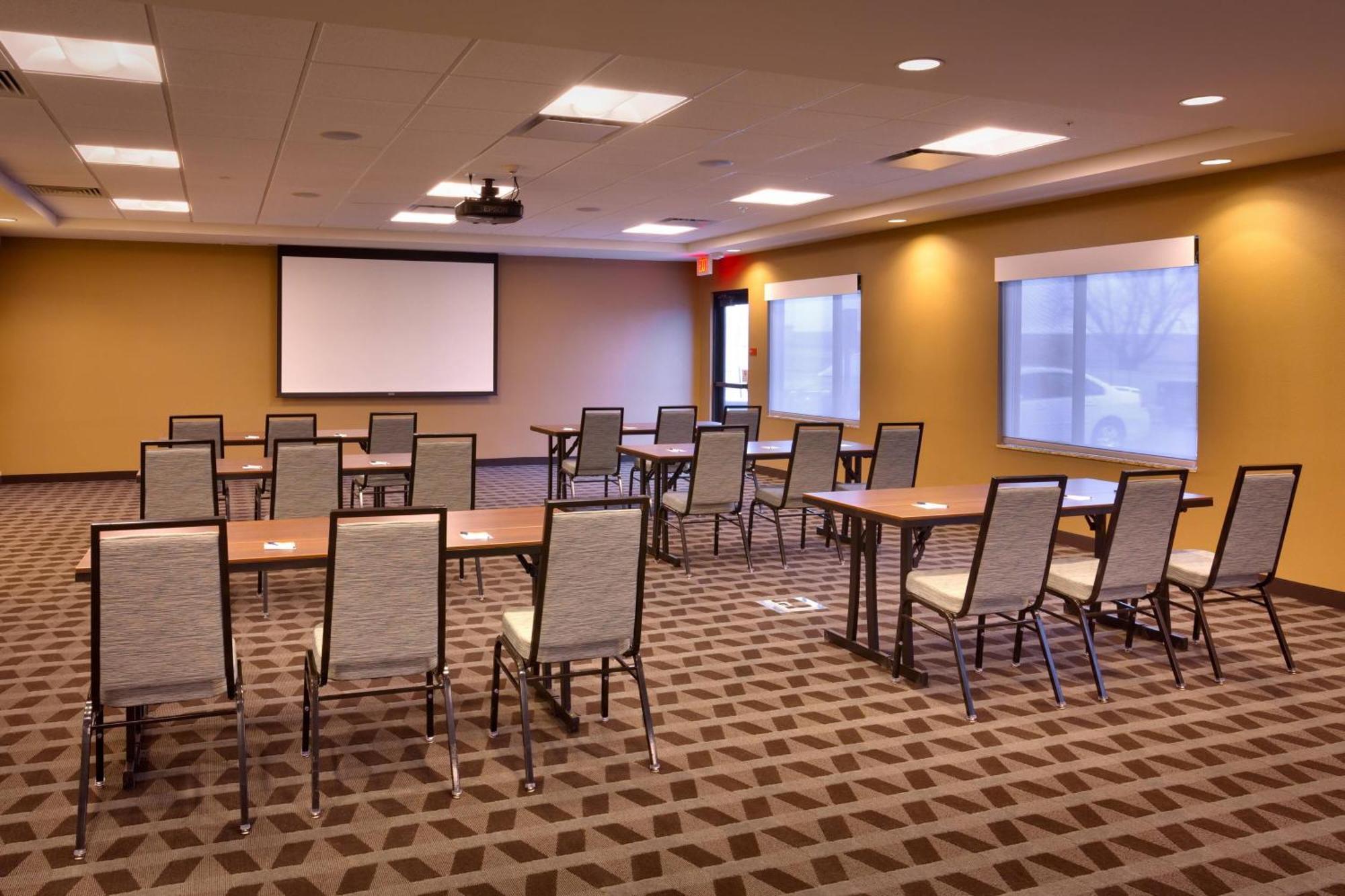 Towneplace Suites By Marriott דיקינסון מראה חיצוני תמונה