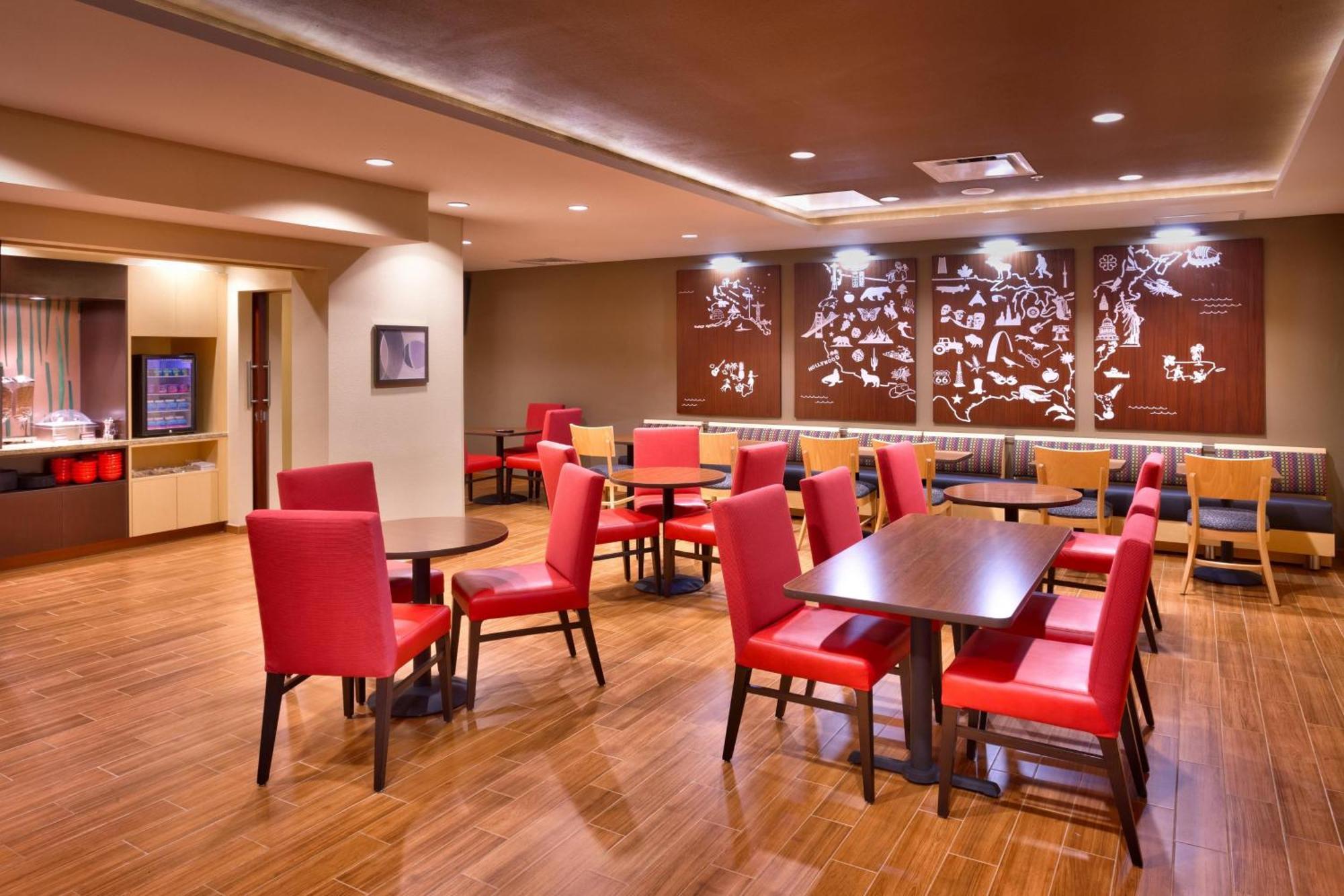 Towneplace Suites By Marriott דיקינסון מראה חיצוני תמונה