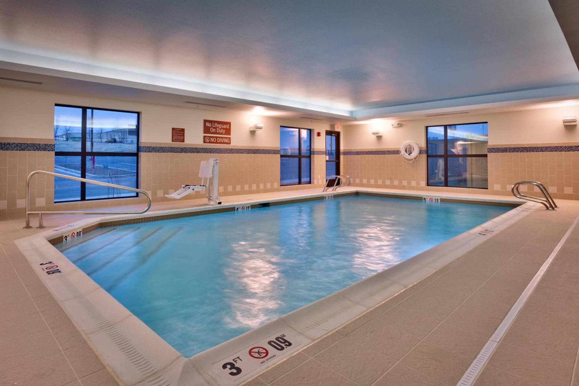 Towneplace Suites By Marriott דיקינסון מראה חיצוני תמונה